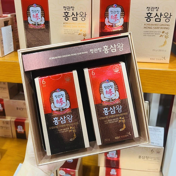 Cao hồng sâm chính phủ Cheong Kwan Jang hộp 2 lọ mỗi lọ 250g